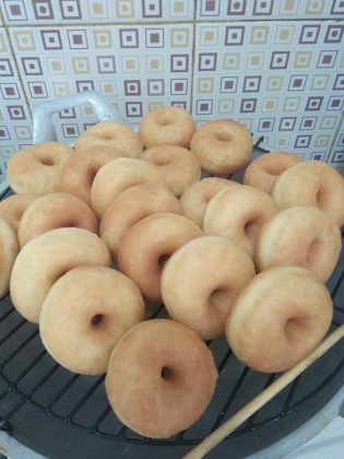 DONUTS by Arry Wahyuni Suandi 3