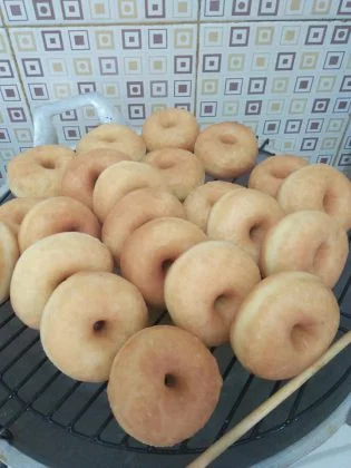 DONUTS by Arry Wahyuni Suandi 3