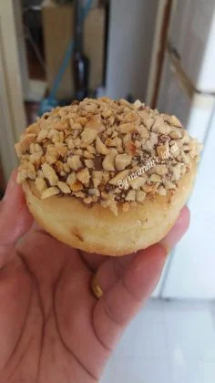 Donuts toping coklat kacang Tanpa mixer by Umi Iqbal 1