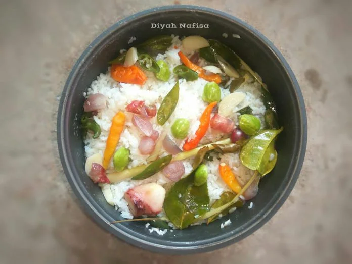 Nasi Liwet Rice Cooker by Diyah Nafisa