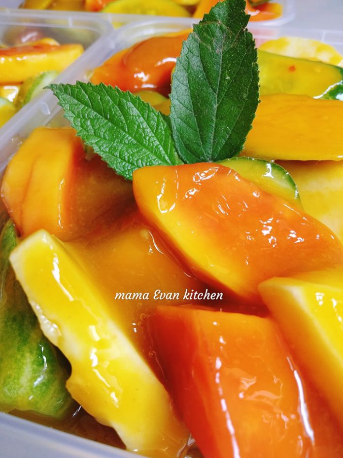 Rujak kweni by Franziestca Cah'ayu