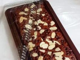 Shiny Fudgy Brownies by Winda Safitri