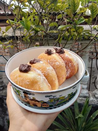 donat empuk by Nana Nunu