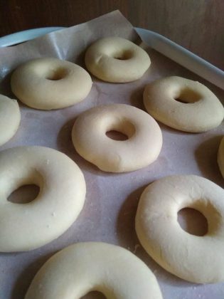 donuts recipe by Fitria Agaryati Ningsih - baking donut, donut recipe, indonesian food, olahan donat, streetfood