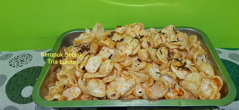 Kerupuk Seblak Kering Aroma Daun Jeruk by Tria Lukita