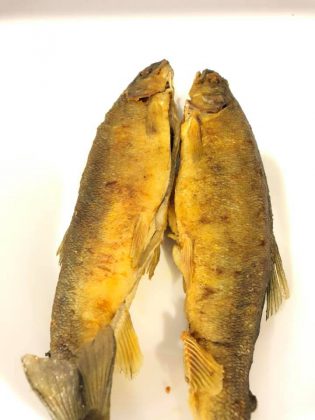 tips Goreng ikan agar tidak lengket dan meletup 1