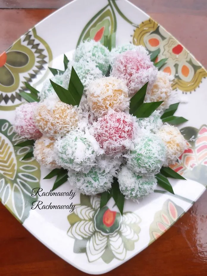 Kue klepon Warna Warni by Rachmawaty Rachmawaty Kue klepon Warna Warni by Rachmawaty Rachmawaty