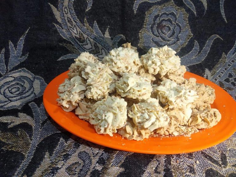 SAGU KEJU LUMER by  Ratna Mokodongan I’too Mona