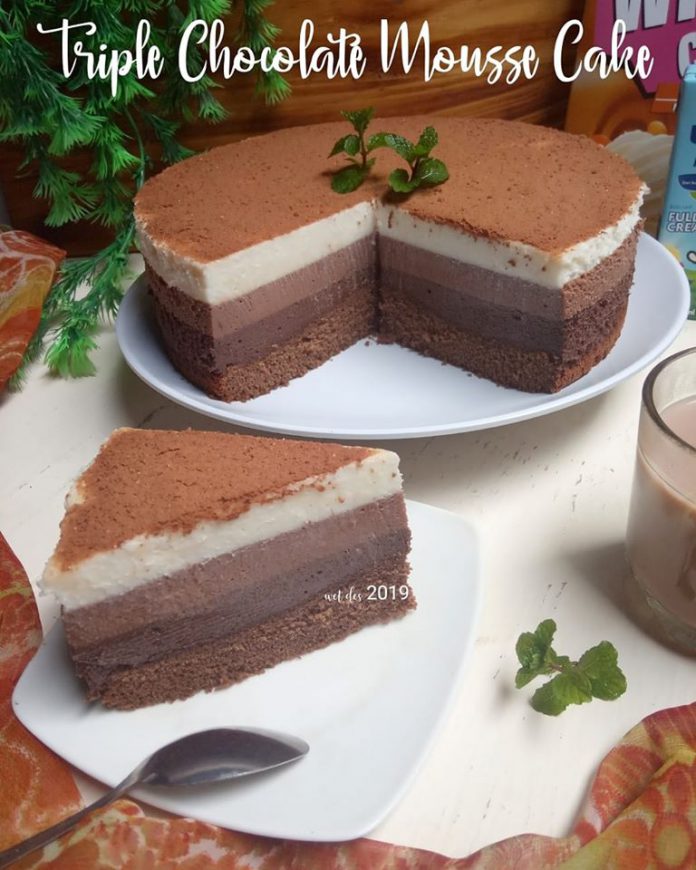 Triple Chocolate Mousse Cake by Wetma Wiza