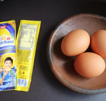 olahan telur + mentega jadi cemilan enak banget by Riescha Oktariana
