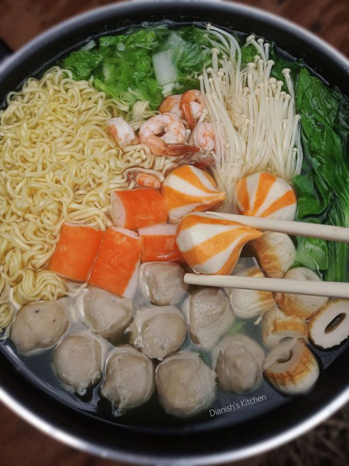 STEAMBOAT SIMPLE by Dianish's Kitchen