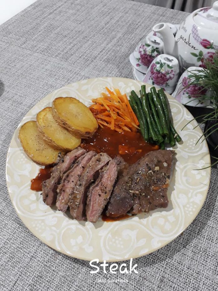 Steak Saus Gravy by Wahyu Nursanti Suratman 1