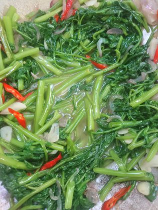 Cara Memasak Tumis kangkung by Nanda Sukesi