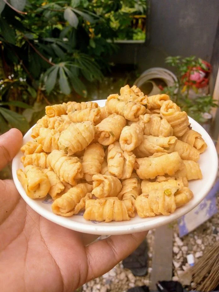 Kripik Stick Bawang by Yuni Nafie Kripik / Stick Bawang by Yuni Nafie