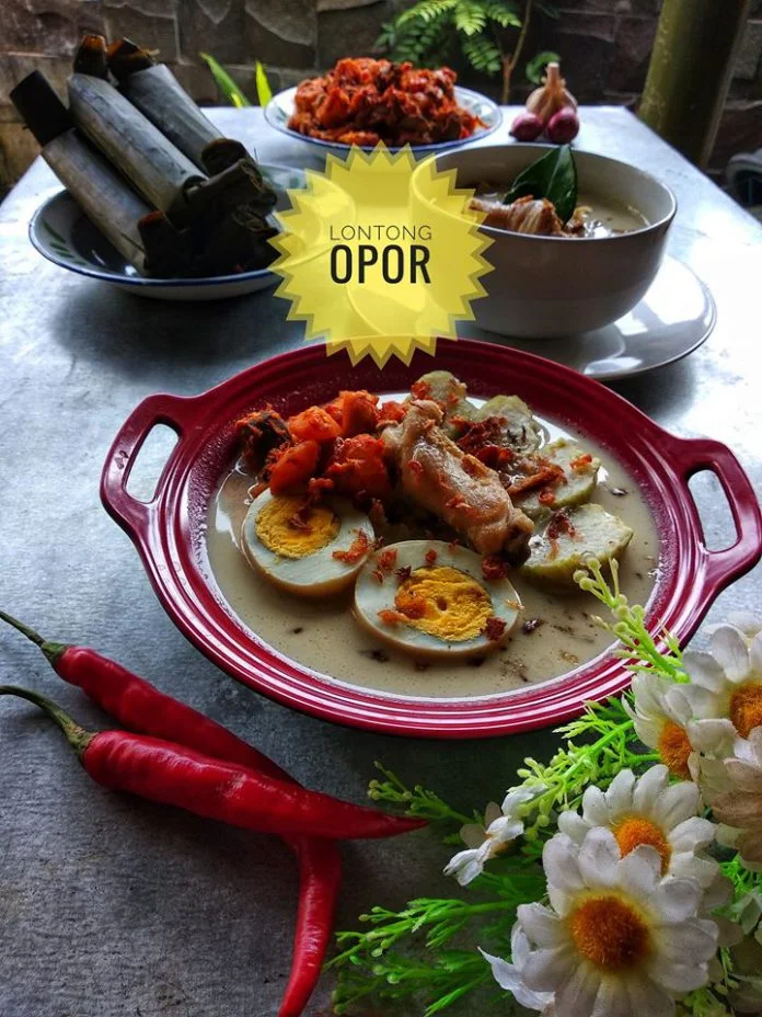 Opor Ayam ala mbok Faray by Faray Soraya Opor Ayam ala mbok Faray by Faray Soraya