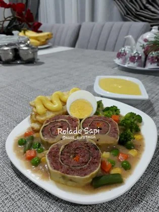 Rollade Sapi Saus Gravy by Wahyu Nursanti Suratman