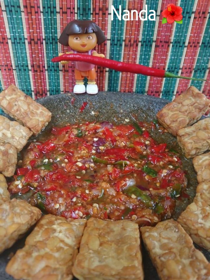 Sambal kencur sambel mentah by Nanda Sukesi Sambal kencur /sambel mentah by Nanda Sukesi
