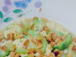 Sayur Oyong atau Gambas by Nanda Sukesi