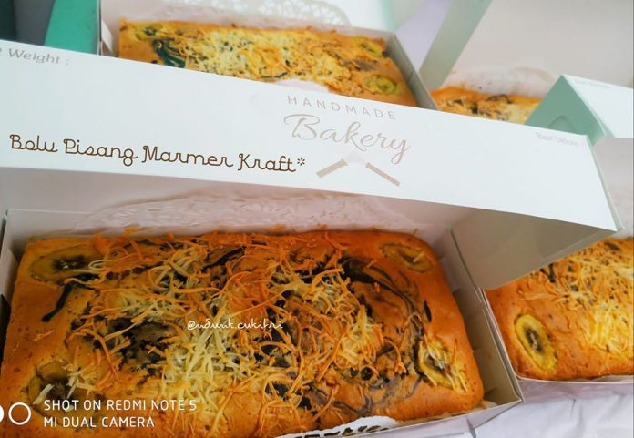 Bolu Pisang Marmer by Endunk