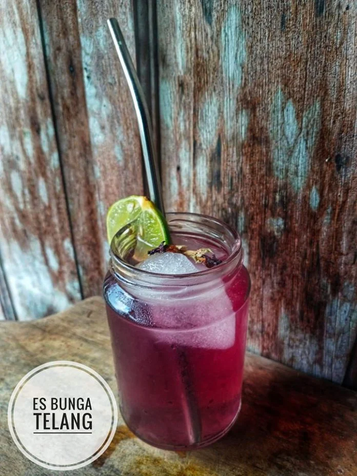 Es Bunga Telang by Donna Innafiza Ruhilavie
