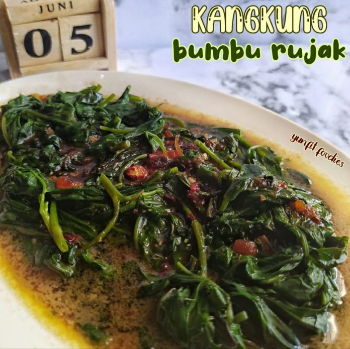 Kangkung bumbu rujak by Yuniarti Nur Fitria