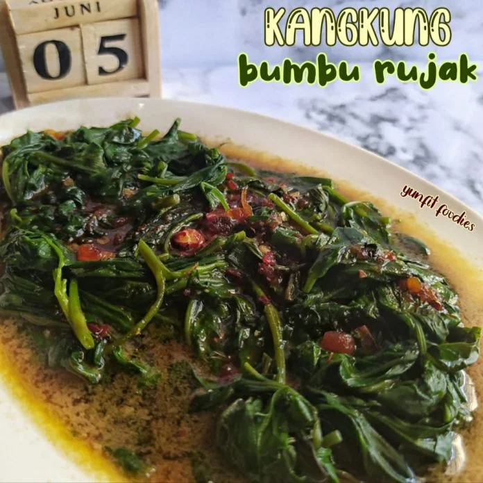 Kangkung bumbu rujak by Yuniarti Nur Fitria Kangkung bumbu rujak by Yuniarti Nur Fitria