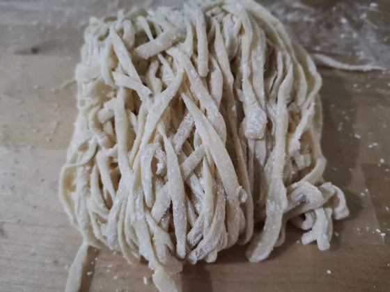 MEMBUAT MIE TANPA MESIN DENGAN MUDAH by Khadijah Az 4