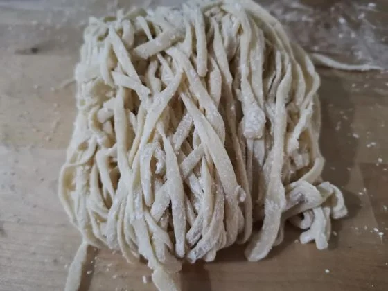 MEMBUAT MIE TANPA MESIN DENGAN MUDAH by Khadijah Az 4