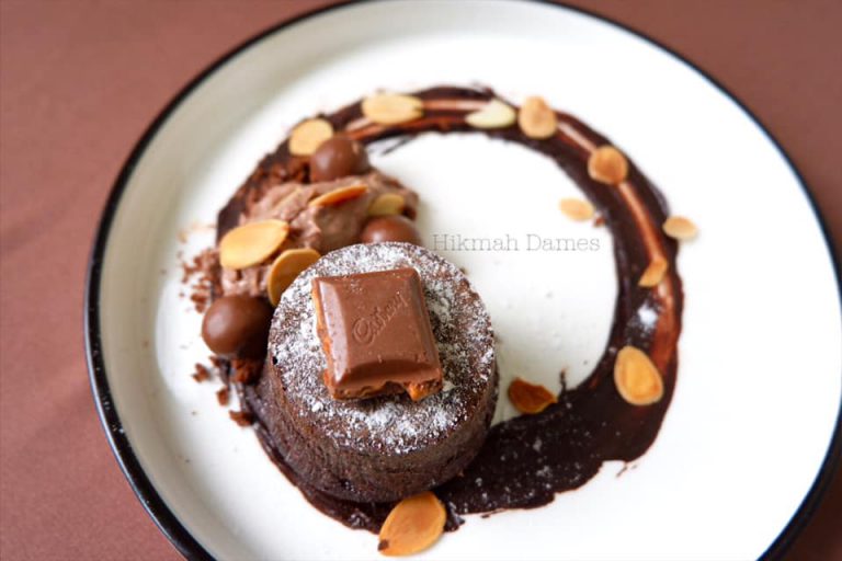 Molten Cake/ Lava Cake by Hikmah Dames