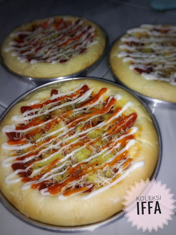 Pizza Emak Iffa by Tri Wahyuni