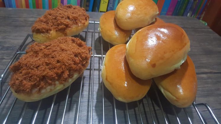 Roti manis by Rizki Amelia Sumrachadi