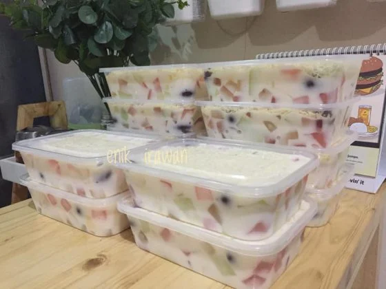 Salad Buah dan jelly by Enik Irawan 3