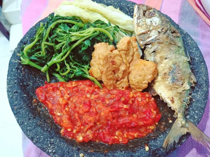 Sambel Tomat by Yulia Dwi S