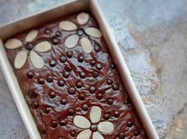 Shiny Fudge Brownies by Tri Wahyuni