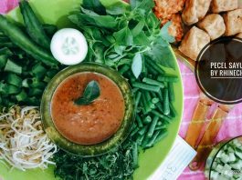 pecel sayur by Rhinecha