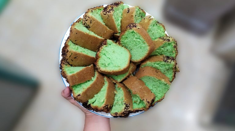 BOLU PANDAN SANTAN SUPER LEMBUT by Ndaa