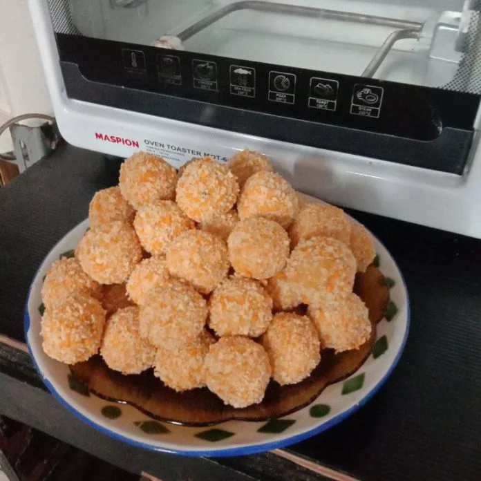 Bola ubi lumer by Nana Rana