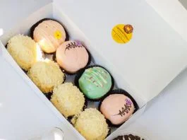 DONAT toping coklat berisi coklat lumer by Farah Riza