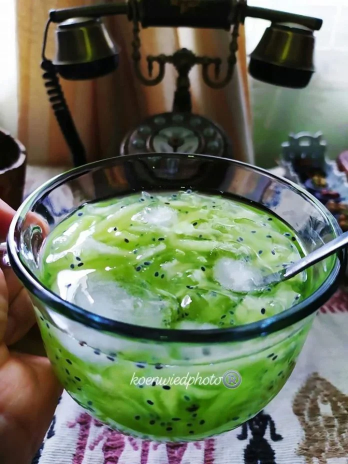 ES KUWUT MELON by Koen Wied ES KUWUT MELON by Koen Wied