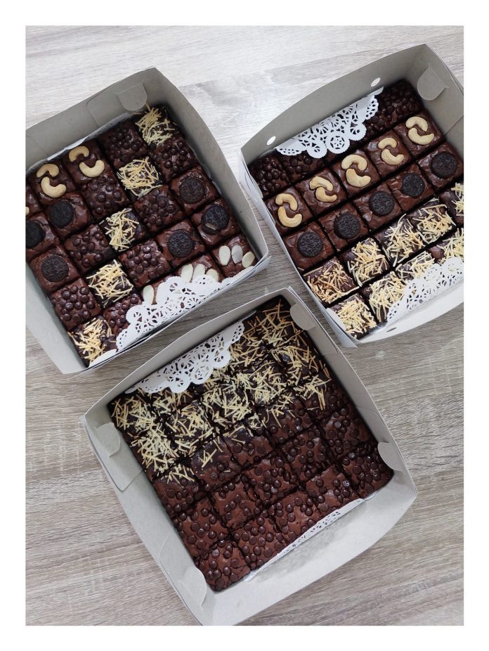 Fudgy Brownies by Mukofidhotun Umaroh