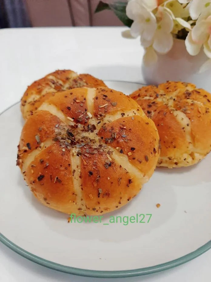 KOREAN GARLIC CHEESE BREAD by Flower Angel KOREAN GARLIC CHEESE BREAD by Flower Angel