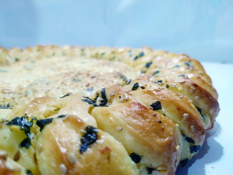 KOREAN GARLIC CHEESE PIZZA by Andi Mardhiyah Idris