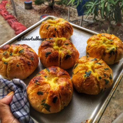 Korean garlic cheese bread by Dhea Ramadhan Dinarta