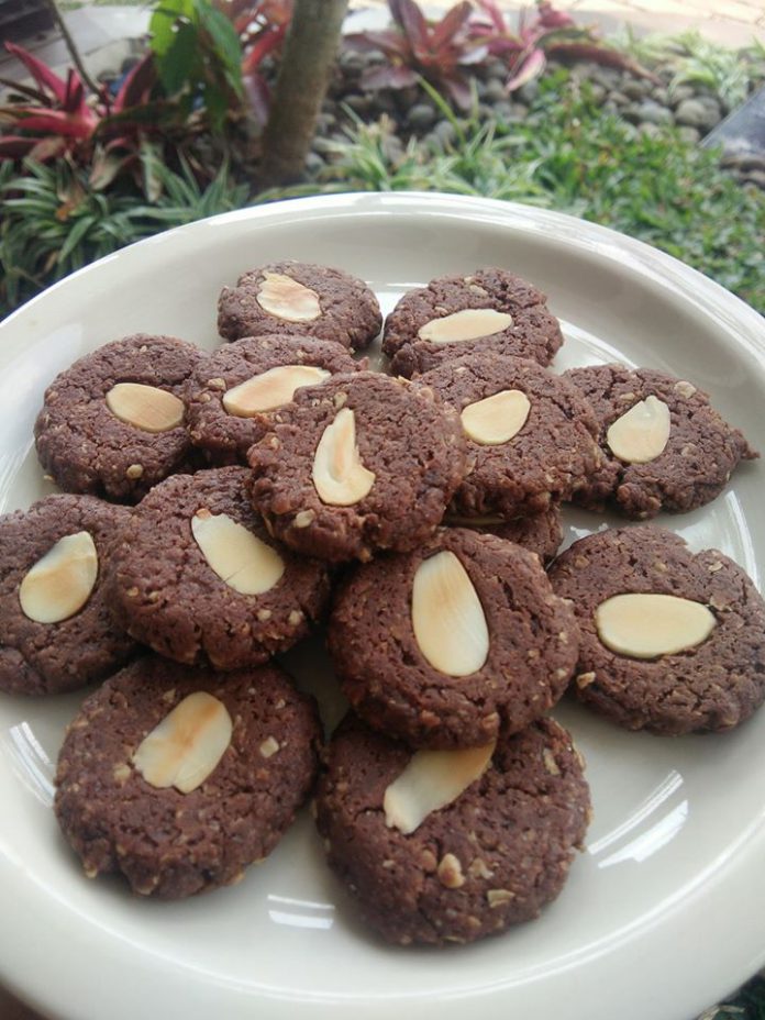 Oat Choco Cookies by Anugrah Yekti Rahayu Oat Choco Cookies by Anugrah Yekti Rahayu