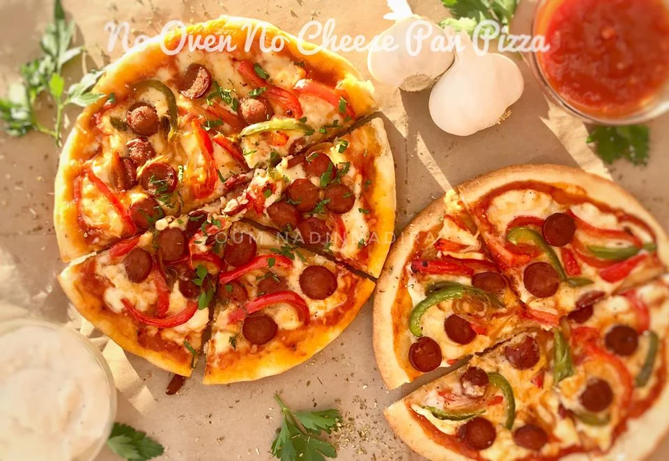 Pizza tanpa oven, tanpa keju dan ramah dikantong by Monica Mohamed Salah