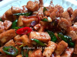 Tahu masak kecap by Anggraini