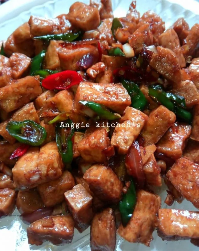 Tahu masak kecap by Anggraini