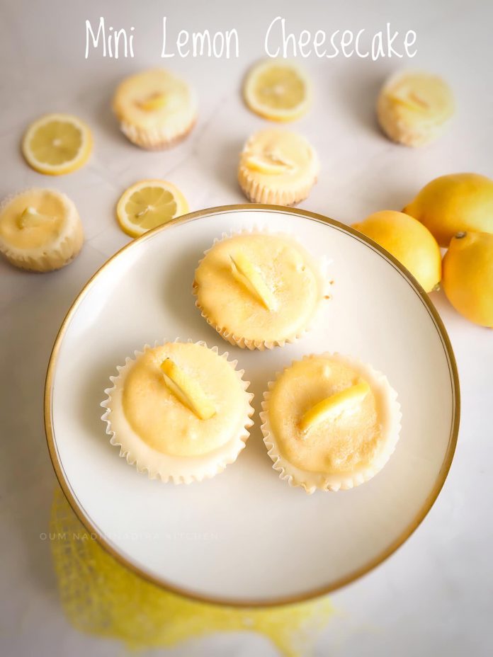 Lemon Cheesecake (Mini version) by Monica Tunjungsari Omar