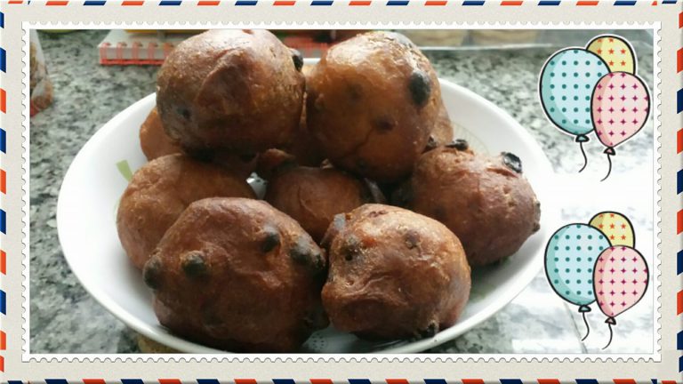 Oliebollen dan Krentenbollen by Frieda Hoogenboom-Siregar