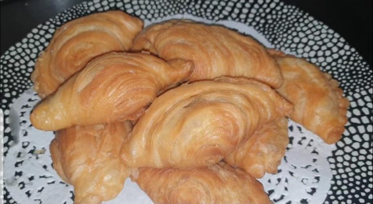 resep PASTEL CRISPY BERLAPIS (karipap) by Siti Hodijah
